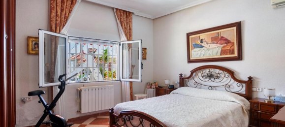 Villa T5 em Alicante, Spain N.º 13659 13