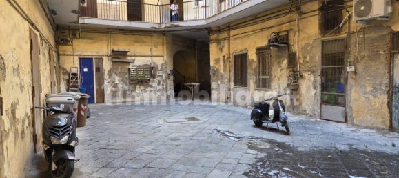 93m² Warehouse in Naples, Italy No. 267847 2