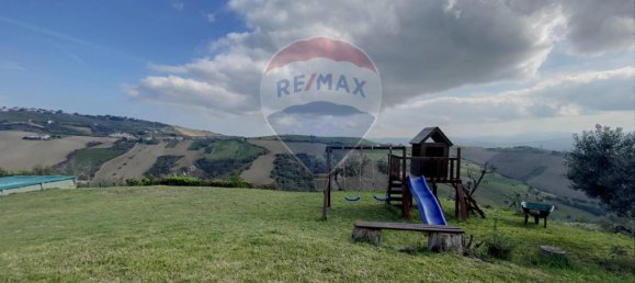 9 rooms House in Castel Frentano, Italy No. 52552 8