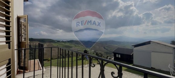 9 rooms House in Castel Frentano, Italy No. 52552 40