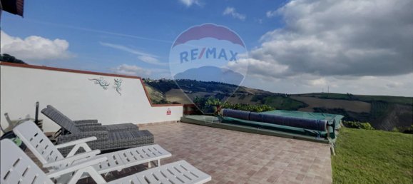 9 rooms House in Castel Frentano, Italy No. 52552 11