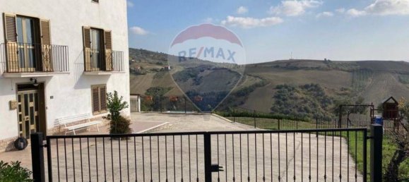 9 rooms House in Castel Frentano, Italy No. 52552 7