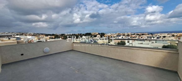 3 bedrooms Penthouse in Swieqi, Malta No. 1533 2