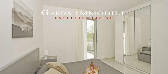 Apartamento de 3 habitaciónes en Desenzano del Garda, Italy No. 38980 12