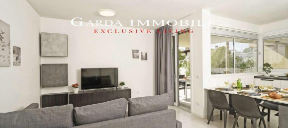 Apartamento de 3 habitaciónes en Desenzano del Garda, Italy No. 38980 8