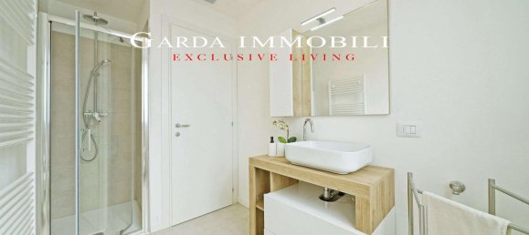 Apartamento de 3 habitaciónes en Desenzano del Garda, Italy No. 38980 25