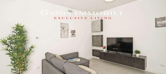 Apartamento de 3 habitaciónes en Desenzano del Garda, Italy No. 38980 7