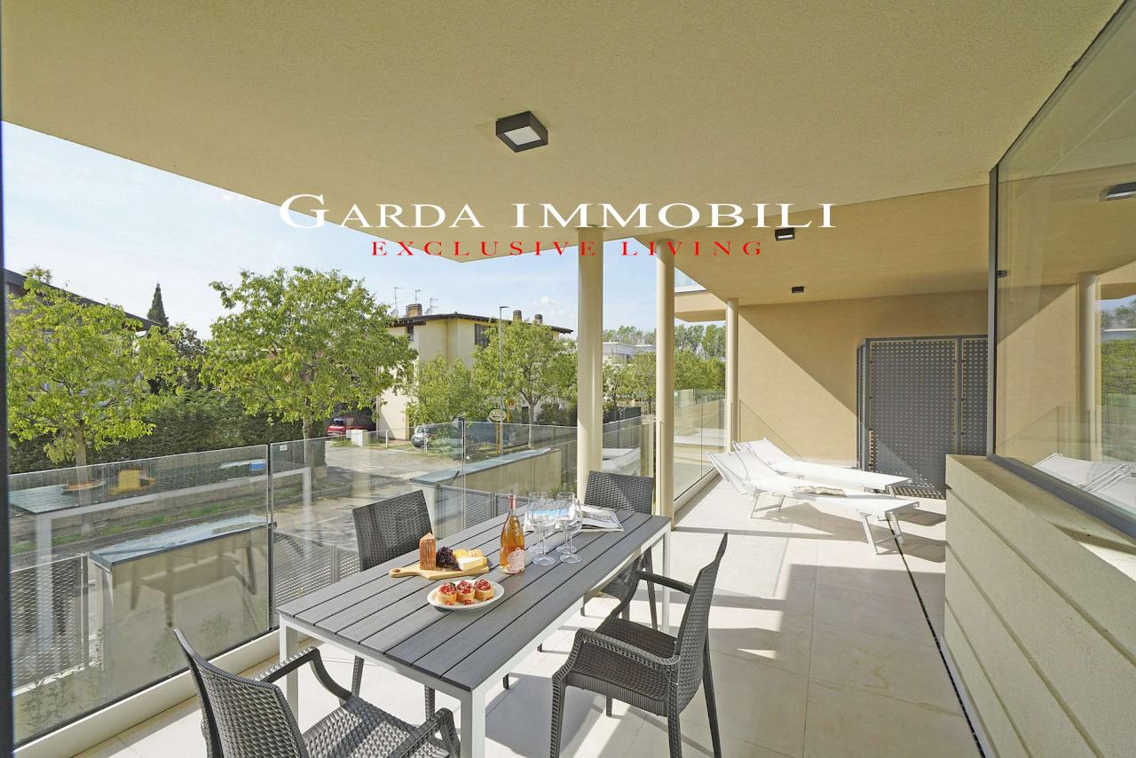 Apartamento de 3 habitaciónes en Desenzano del Garda, Italy No. 38980