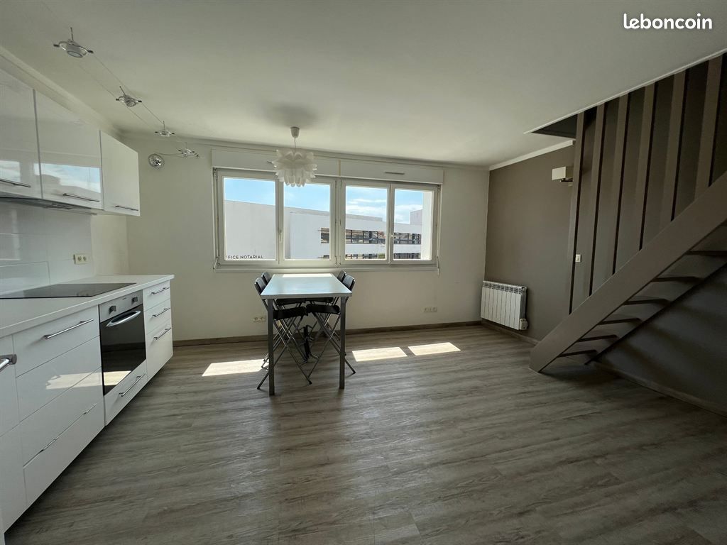 2 bedrooms Apartment in Reims, France No. 265274