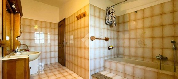 4 bedrooms Villa in Cisterna di Latina, Italy No. 152878 12