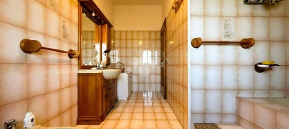 4 bedrooms Villa in Cisterna di Latina, Italy No. 152878 10