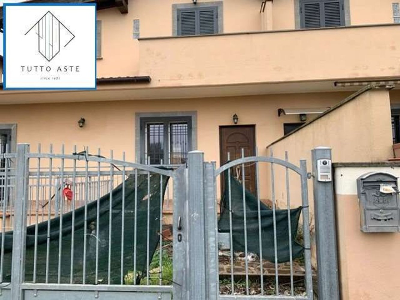 Apartamento de 4 habitaciónes en Pomezia, Italy No. 189969