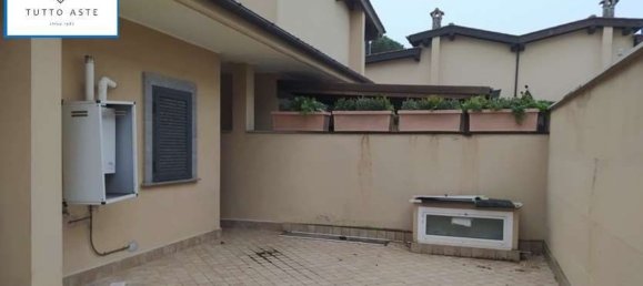 Apartamento de 4 habitaciónes en Pomezia, Italy No. 189969 11