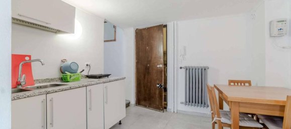 2 rooms Apartment in Turin, Italy No. 88526 3