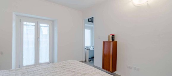 2 rooms Apartment in Turin, Italy No. 88526 5