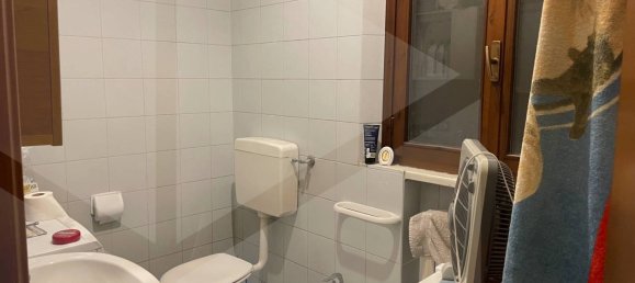 3 rooms Apartment in Modena, Italy No. 28658 6