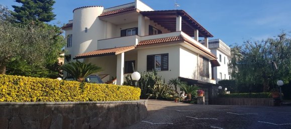 5 rooms Villa in Pozzuoli, Italy No. 31519 5