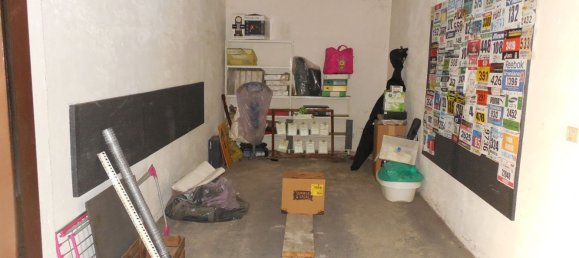 Garaje en Busto Arsizio, Italy 13 m² No. 251303 5