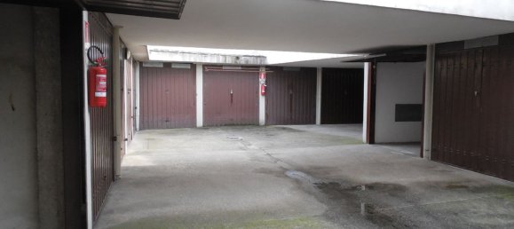 Garaje en Busto Arsizio, Italy 13 m² No. 251303 2