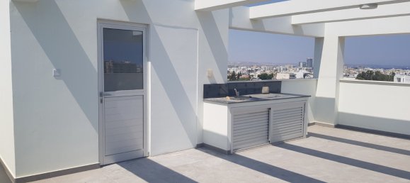 4 chambres appartement à vendre à Larnaca, Larnaka, Cyprus № 26459 3