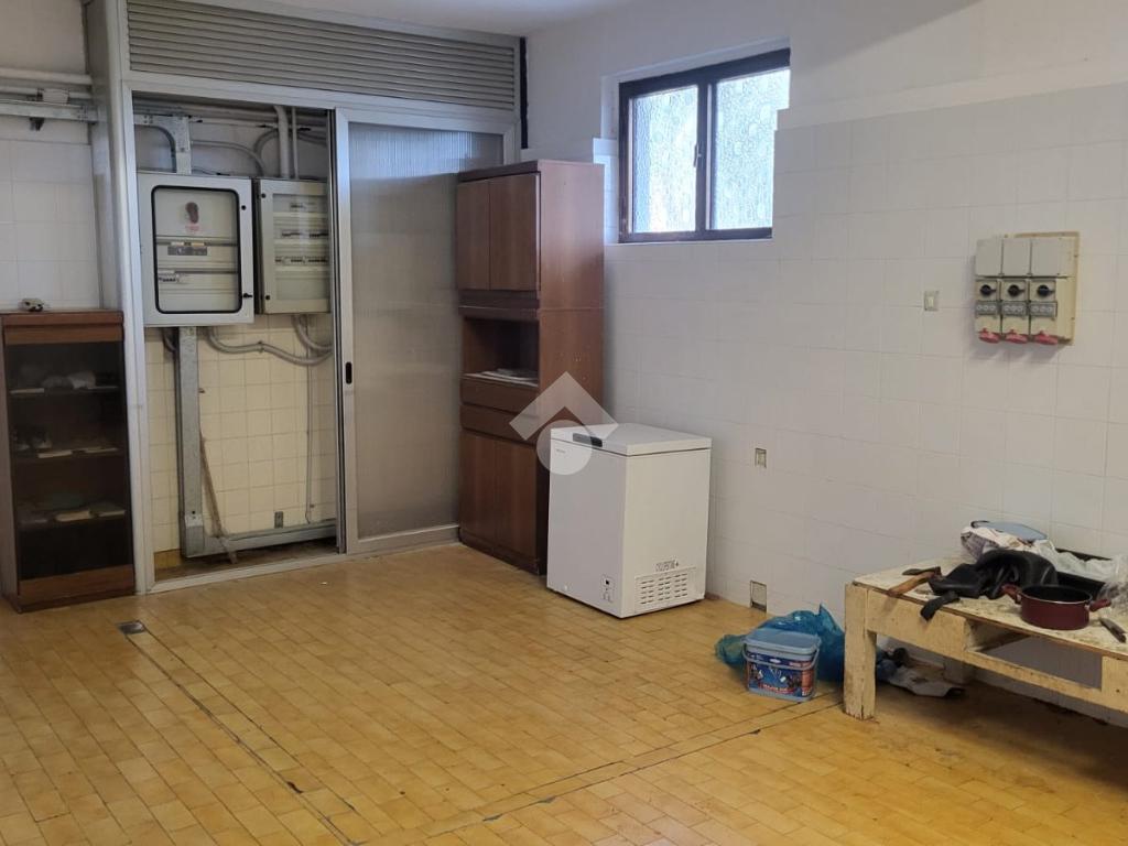 1-Zimmer Gewerbliche Immobilie in Credaro, Italy, Nr. 287953