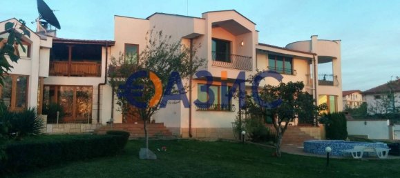 4 Schlafzimmer Wohnung in Kosharitsa, Bulgaria, Nr. 1022 2