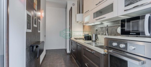 Apartamento de 3 habitaciónes en Rome, Italy No. 2471 10