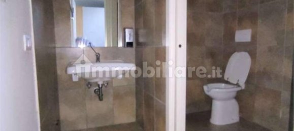 5 rooms Commercial property in Lucca, Italy No. 84545 9