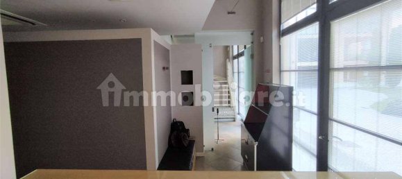 5 rooms Commercial property in Lucca, Italy No. 84545 3