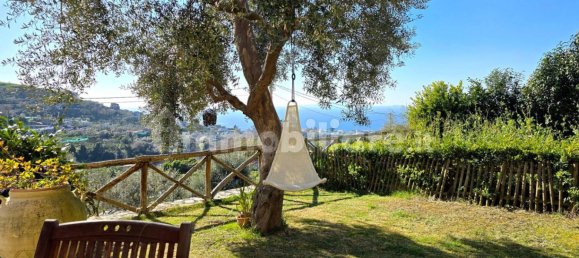 Квартира с 3 спальнями в Масса Лубренсе, Италия № 262399 11