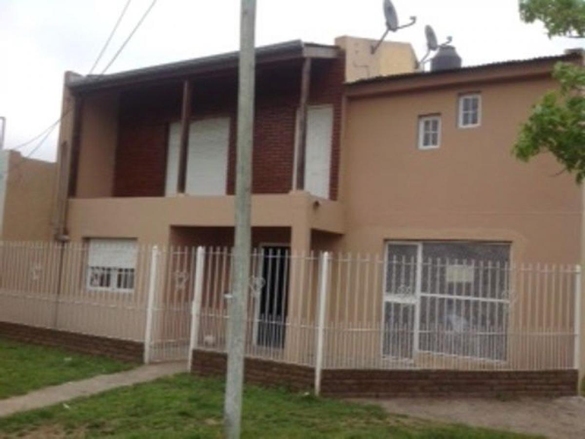 4 bedrooms House in Canuelas, Argentina No. 64567