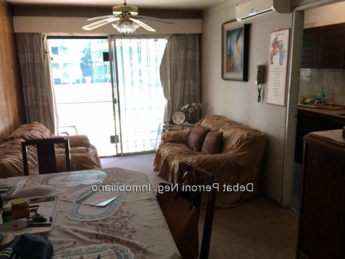 3 bedrooms Apartment in Montevideo, Uruguay No. 8937