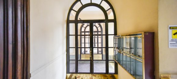 2 rooms Apartment in Turin, Italy No. 8621 22