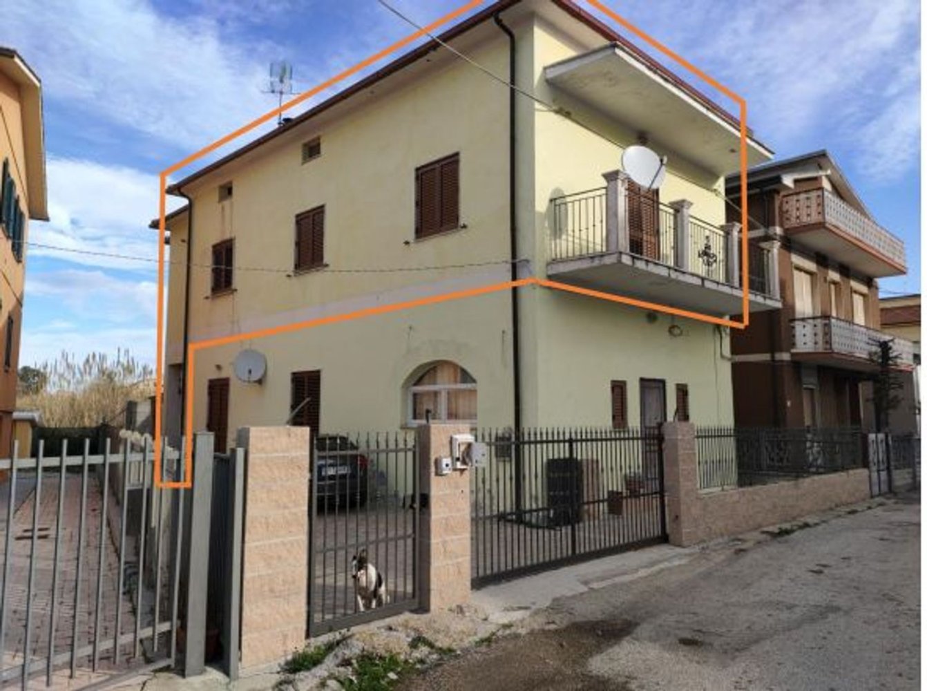 5 bedrooms Apartment in Giulianova, Italy No. 384910