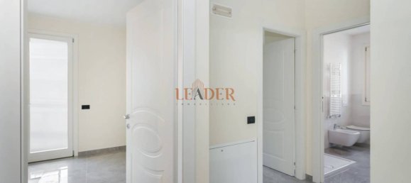 2 bedrooms Apartment in Bergamo, Italy No. 299211 9