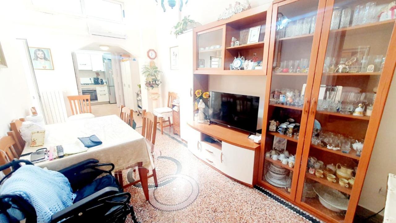3 rooms Apartment in Bari, Italy No. 174092