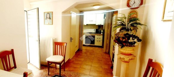 3 rooms Apartment in Bari, Italy No. 174092 8