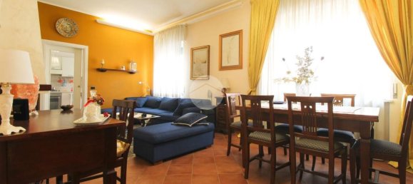5 rooms Apartment in Teramo, Italy No. 28325 10