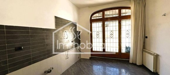 6 rooms Apartment in Empoli, Italy No. 35342 9