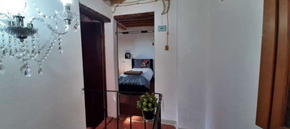 Квартира с 5 комнатами в Ареццо, Италия № 163710 16