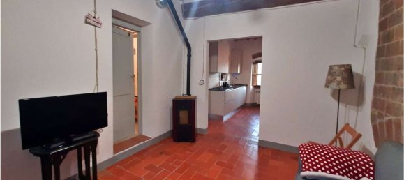 Квартира с 5 комнатами в Ареццо, Италия № 163710 3