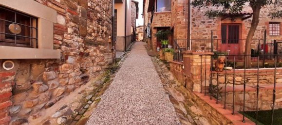 Квартира с 5 комнатами в Ареццо, Италия № 163710 9