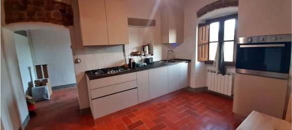 Квартира с 5 комнатами в Ареццо, Италия № 163710 35