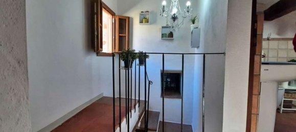 Квартира с 5 комнатами в Ареццо, Италия № 163710 17