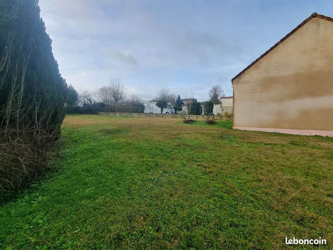  قطعة أرض في Soisy-Bouy, France 713متر مربع رقم 184413