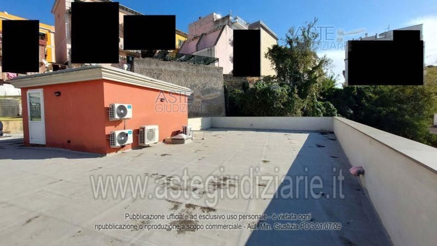 259m² Commercial property in Pozzuoli, Italy No. 260931