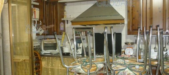 7-salle Appartement à San Miniato, Italy No. 199506 52