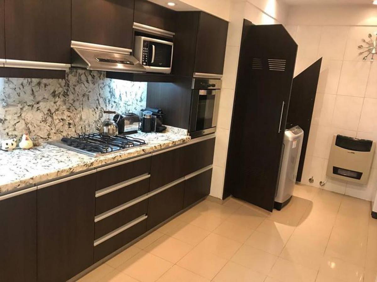 2 bedrooms House in Vicente Lopez, Argentina No. 9138