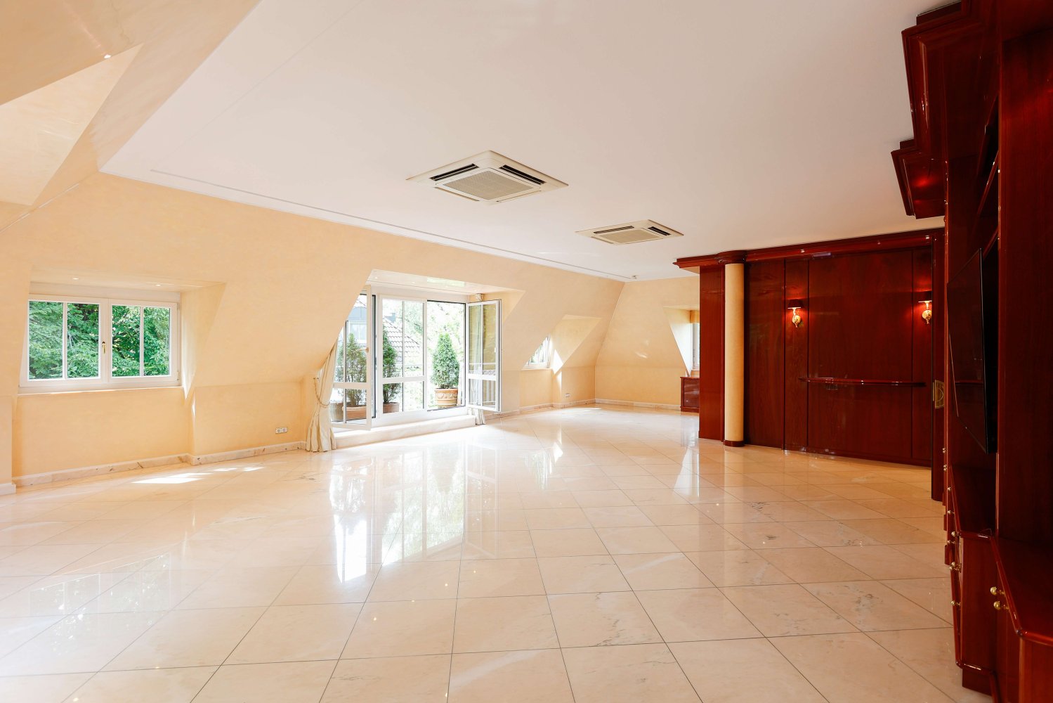 2 Schlafzimmer Penthouse in München, Germany, Nr. 334355