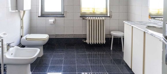 8 rooms Apartment in Reggio Emilia, Italy No. 145721 14